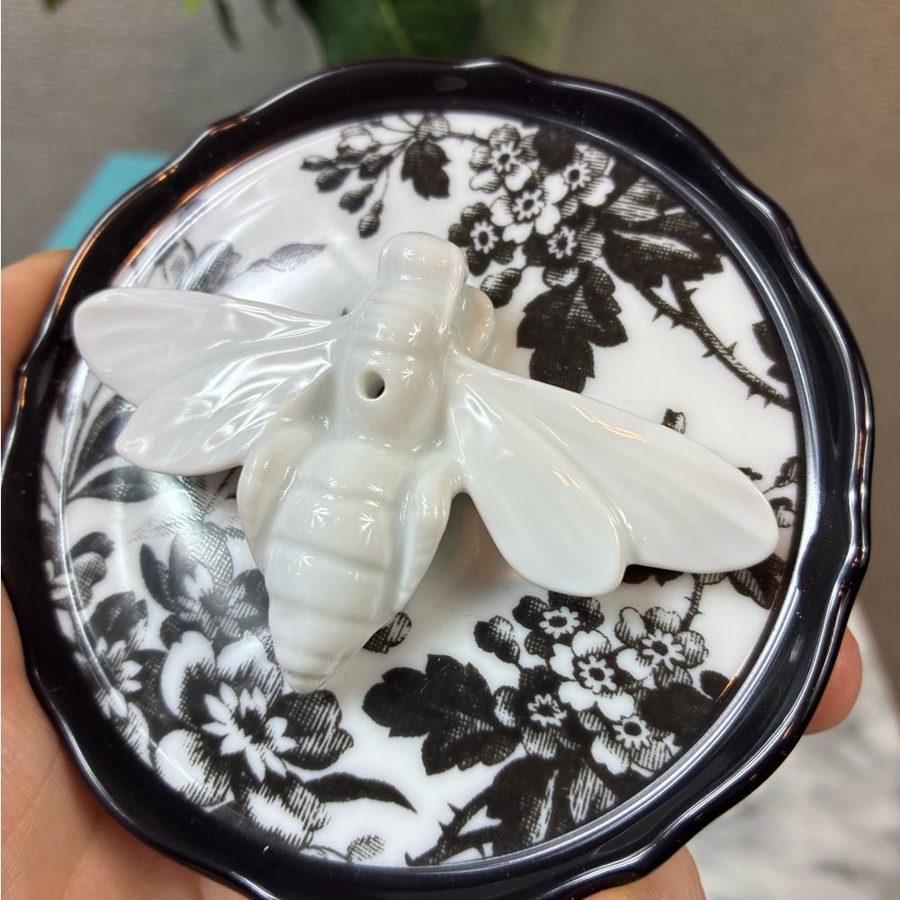 Gucci Black Bee Porcelain Incense Dish w/ Box - Authentic & New With Tag - Picture 5 of 7